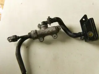 Suzuki GSF400 Rempomp achter 69600-10D01