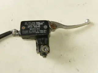 Suzuki GSF400 Rempomp voor