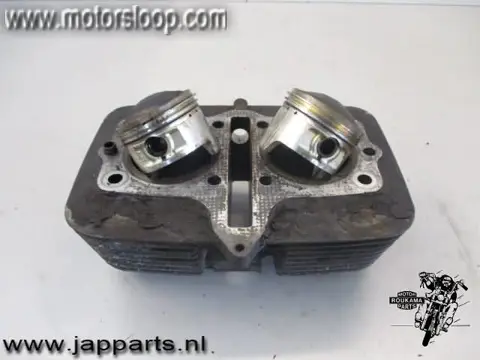 Suzuki GS450L Cilinder met zuigers