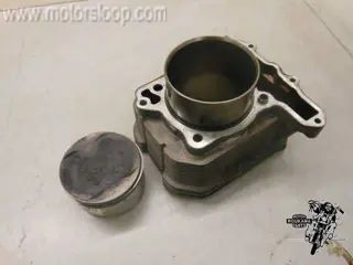 Suzuki DR750(SR41) Cilinder met zuiger