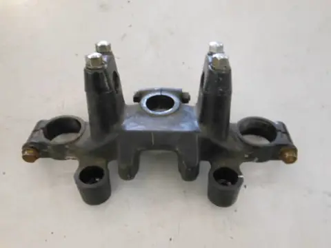 Kawasaki LTD550C Balhoofdplaat 44039-1011