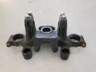 Kawasaki LTD550C Balhoofdplaat 44039-1011