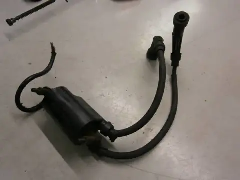 Kawasaki LTD550C Bobine ZC004