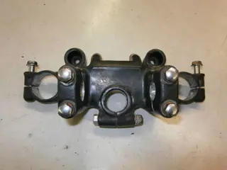 Kawasaki LTD550C Voorvork Balhoofdplaat 44039-1011