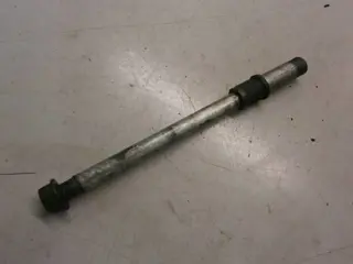 Kawasaki LTD550C Voorwiel as 41068-1009