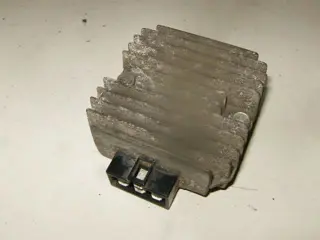 Kawasaki LTD700 Spanningsregelaar