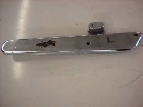 Kawasaki VN1500A  Spatbordrand Links 32109-1176