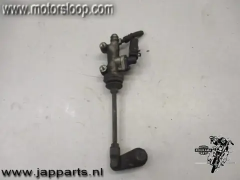 Kawasaki VN1500C Rempomp achter