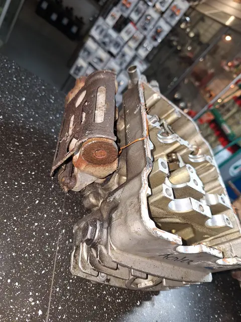 Kawasaki VN750A Cilinderkop achter