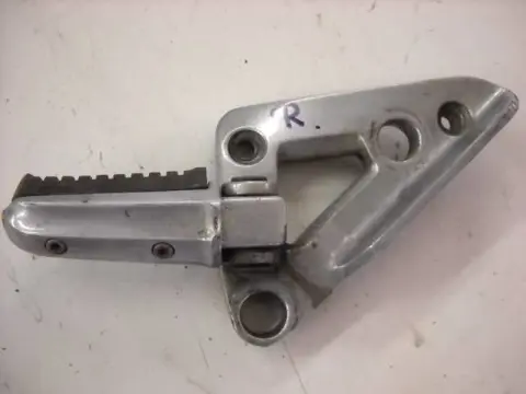 Kawasaki VN750A Voetsteun met bracket rechts achter 35011-1240