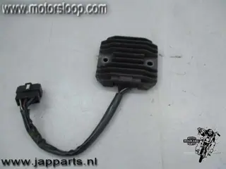 Kawasaki VN800A Spanningsregelaar