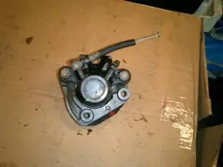 Kawasaki Z1100A (KZT10A) Remklauw R (Brake caliper)