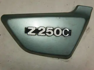 KAWASAKI Z250C Zijkap Rechts Zilver