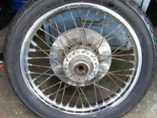 Kawasaki Z400D Voorwiel Kaal