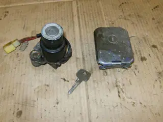 Kawasaki Z440 Contaktslot, Tankdop en Sleutel - Llave de encendi