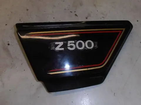 Kawasaki Z500B Zijkap links zwart met embleem en bies