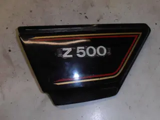 Kawasaki Z500B Zijkap links zwart met embleem en bies