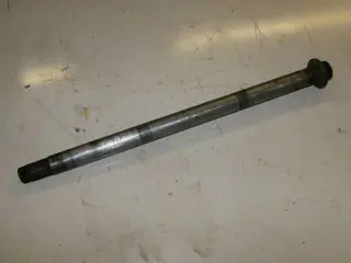 Kawasaki Z650F Achterwiel As