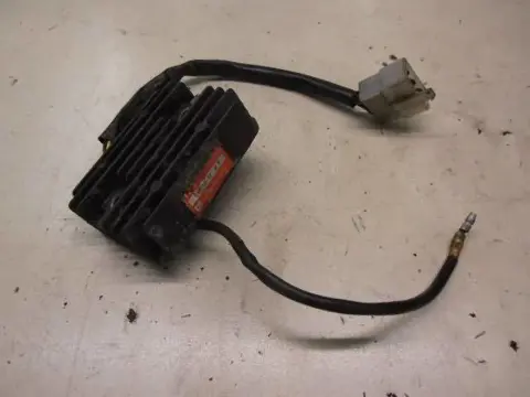 Kawasaki Z750 Spanningsregelaar 21066-1027