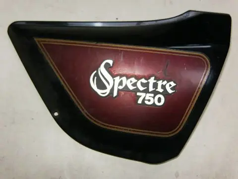 KAWASAKI Z750Spectre Zijkap Rechts Zwart / Rood