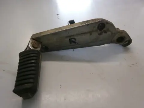 Kawasaki ZL600 Schetsplaat met step rechts 35011-1297