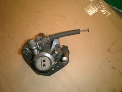 Kawasaki ZN1100B (KZT10A) Remklauw rechts 43041-1172