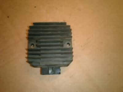 Kawasaki ZN1100B (KZT10A) Spanningsregelaar 21066-1055