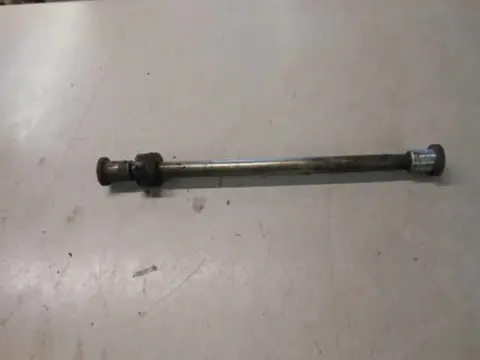 Kawasaki ZR750C Achterwiel as 41068-1323