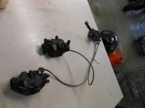 Kawasaki ZR750C Remklauwset voor