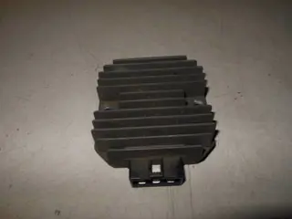 Kawasaki ZR750C Spanningsregelaar 21066-1055