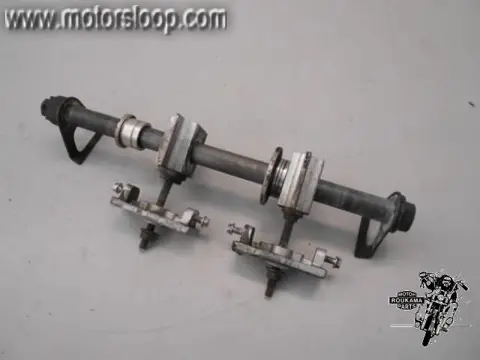 Kawasaki ZX-6R(ZX600F) Achterwiel as met spanners