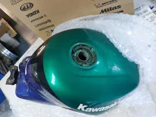Kawasaki ZX-9R Tank Groen