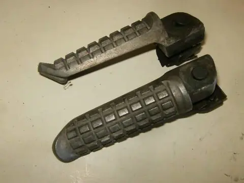 Kawasaki ZX6(ZX4D) Achtersteps (set) 34028-1191 & 34028-1192