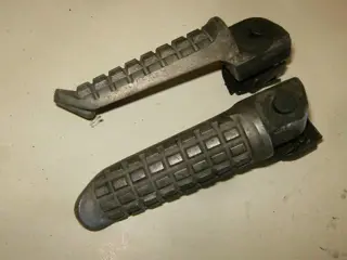 Kawasaki ZX6(ZX4D) Achtersteps (set) 34028-1191 & 34028-1192