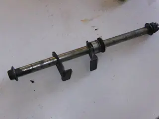 Kawasaki ZX6(ZX4D) Achterwiel As 41068-1314