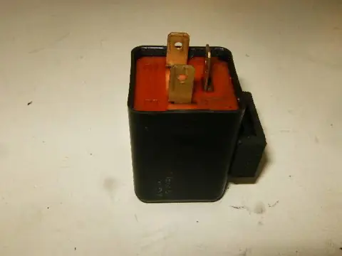 Kawasaki ZX6(ZX4D) Knipperrelais 1