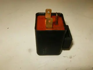 Kawasaki ZX6(ZX4D) Knipperrelais 1