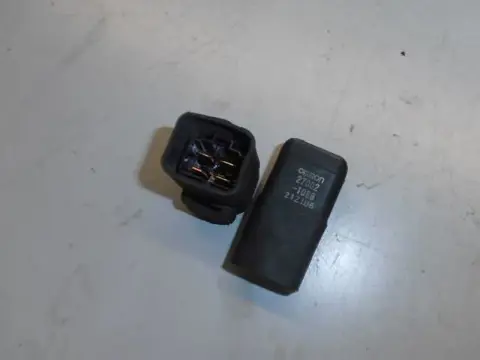 Kawasaki ZX6-R 636 Relais Omron 4 pins PER STUK !