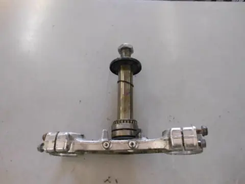 Kawasaki ZXR400 Balhoofd T-stuk 44037-1285