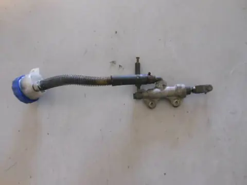 Kawasaki ZXR400 Rempomp achter