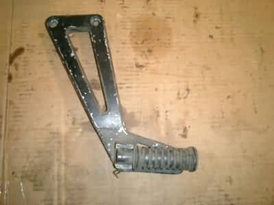 Suzuki DR650RSE Schetsplaat met voetstep links 43700-12D00