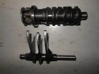 Kawasaki ZZR1100D Schakelwals met schakelvorkjes 13239-1184