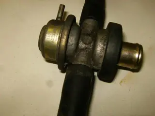 Kawasaki ZZR1100D Vacuum schakelaar 16126-1144