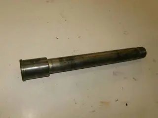 Kawasaki ZZR1100D Voorwiel As 41068-1327