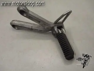 Suzuki GSF1200S(A9111) Voetstep met houder links achter