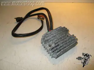 Piaggio 500 ie Spanningsregelaar