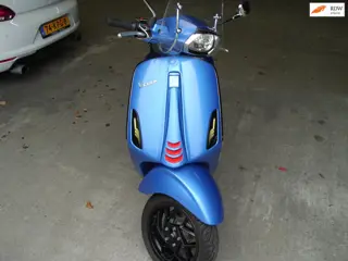 Vespa Scooter Sprint 125 ABS