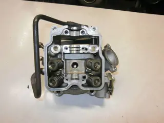 Suzuki AN400 Cylinderkop