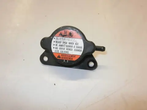 Suzuki AN400 Koelvloeistof dop