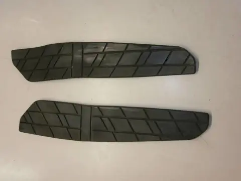Suzuki AN400 Rubbers